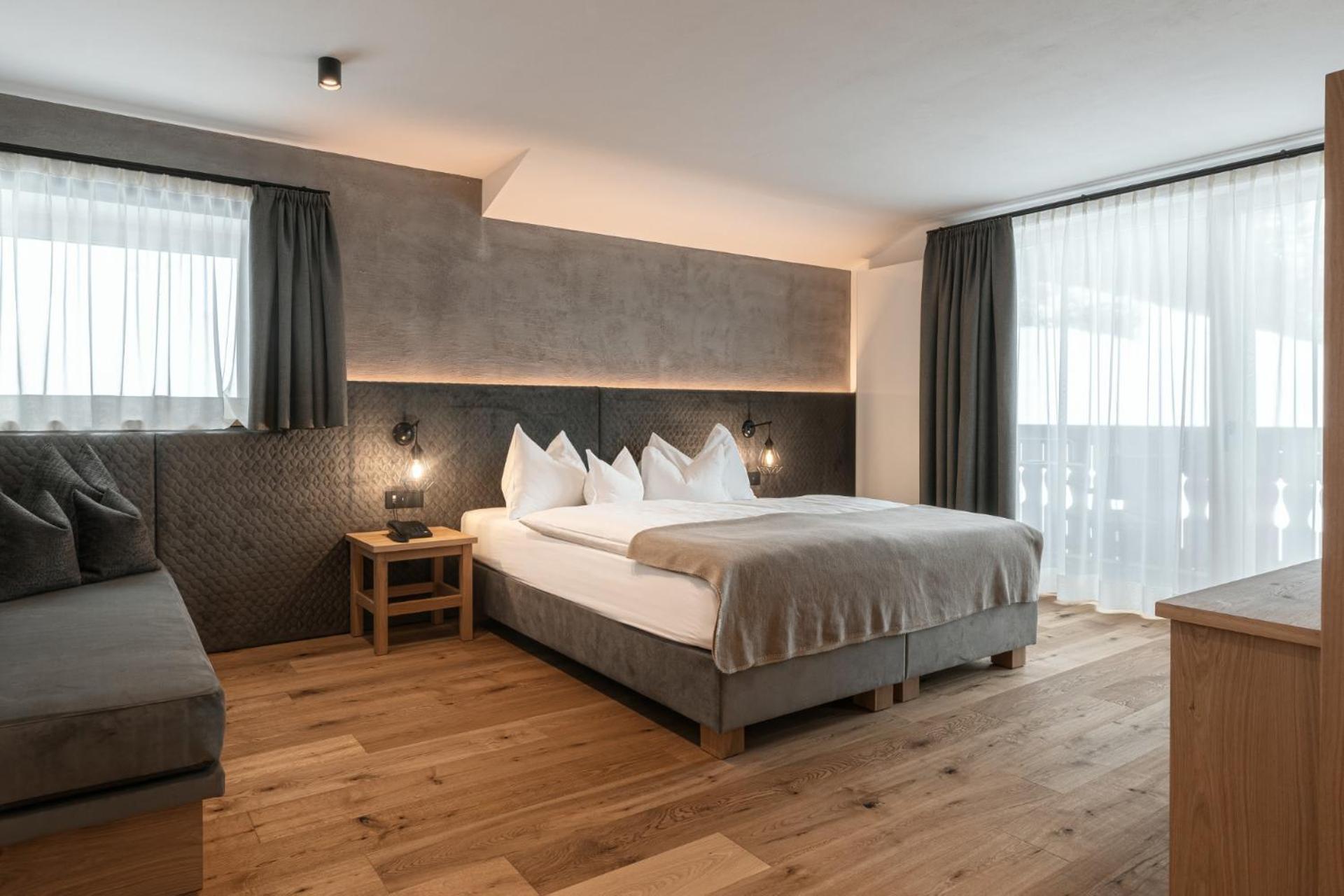 Hotel Niblea Dolomites Ortisei Exterior foto